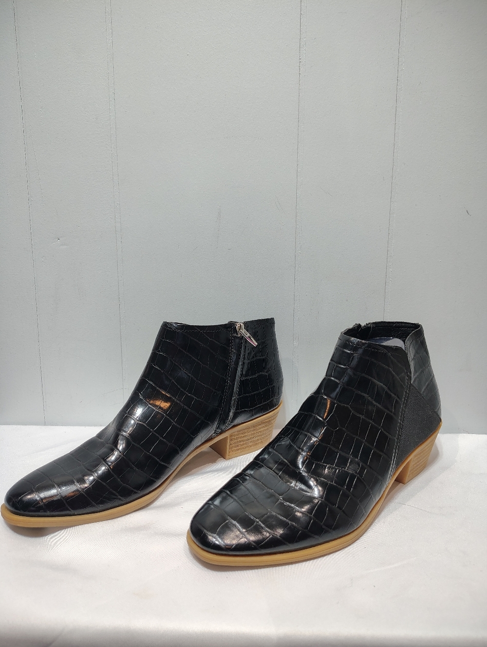 Dolce Vita Black Croc Embossed Ankle Boots Size 11 Block Heel Zip Booties